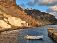 🌊💙 The Hidden Magic of Amoudi Bay: Oia’s Most Breathtaking Descent
