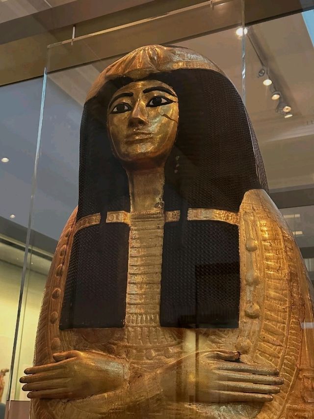 The British Museum: Where Winter History Comes Alive 🇬🇧 #winterescape