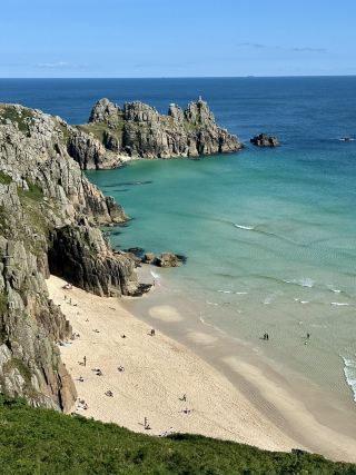 นี่อาจเป็นชายหาดที่สวยที่สุดในอังกฤษเลยก็ว่าได้ 😍