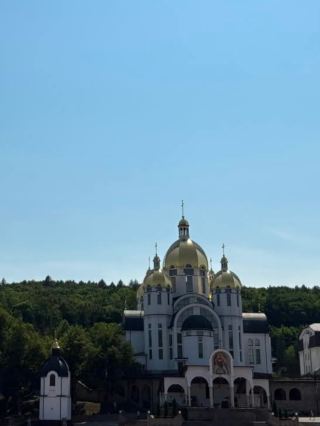 Zarvanytsia Cathedral: Ukraine’s Spiritual Power Spot ✨🙏