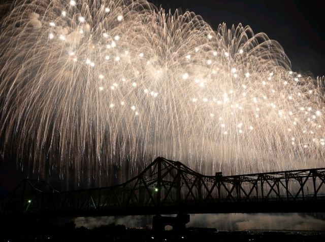 【日本新潟】長岡花火大會攻略:門票抽選、最佳觀賞席與散場避人群全解密