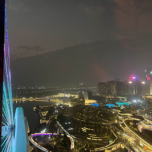 CHILL FERRIS WHEEL RIDE IN SHENZHEN