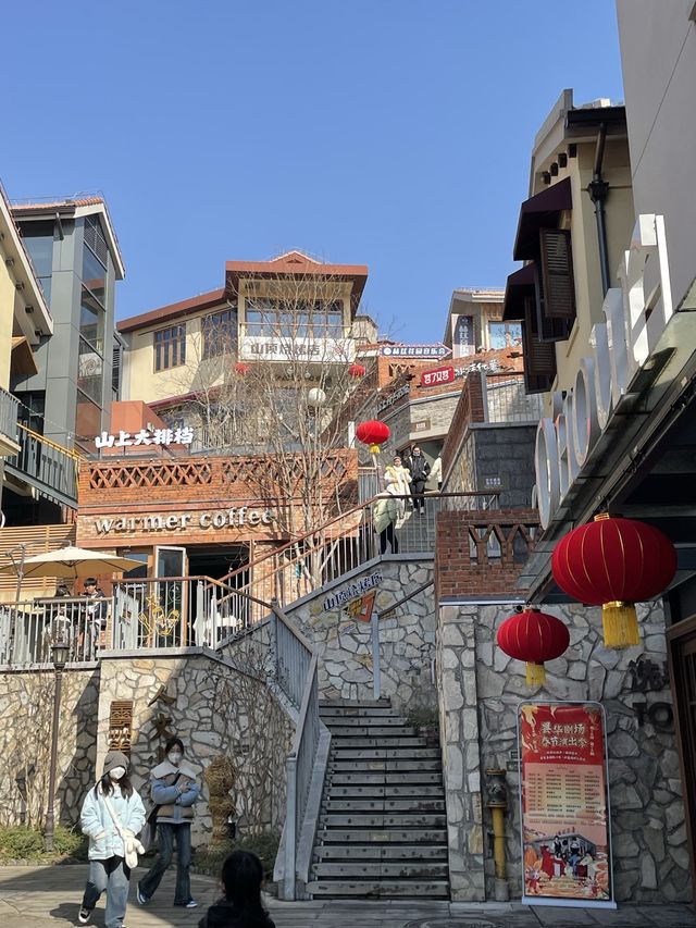 Wuhan’s Tanhualin Walking Street ☕️ 