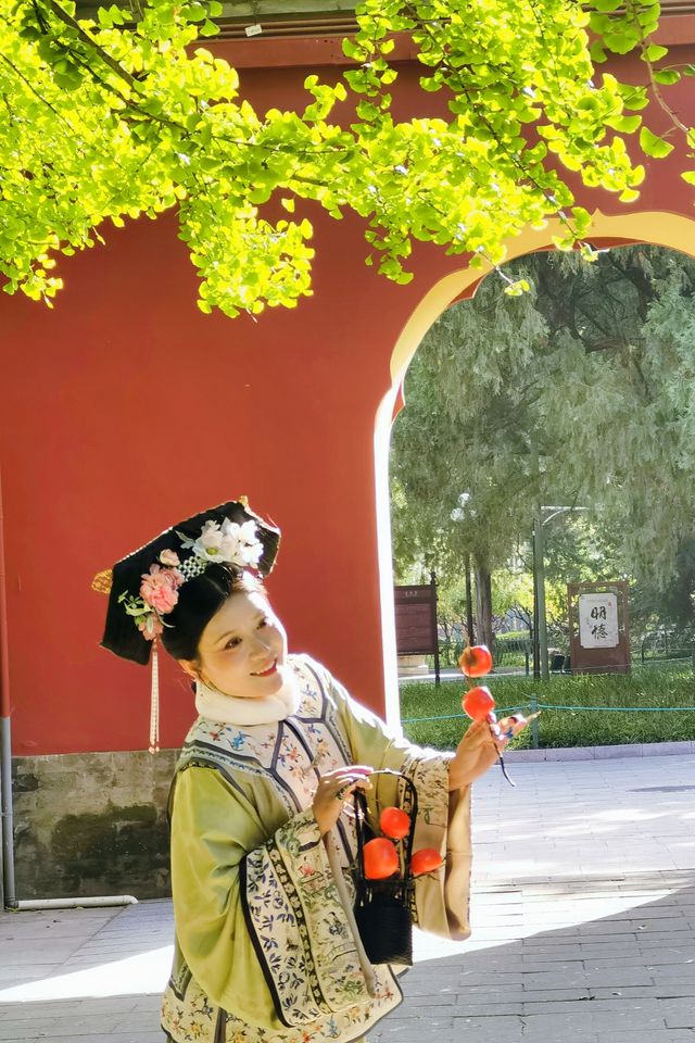毗鄰故宮的中山公園，也是北京賞銀杏的好地方