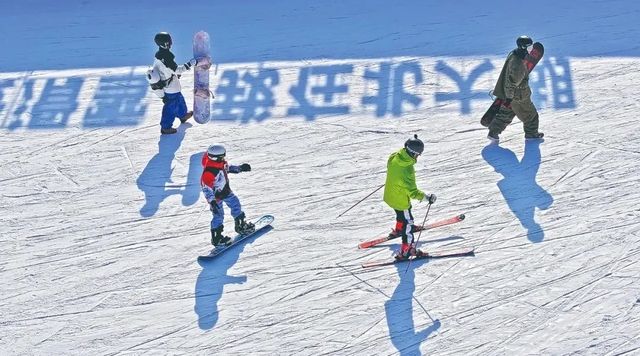 春雪期至，粉雪不止