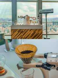 俯瞰深圳北的雲端酒店，在46樓喝機器人手沖