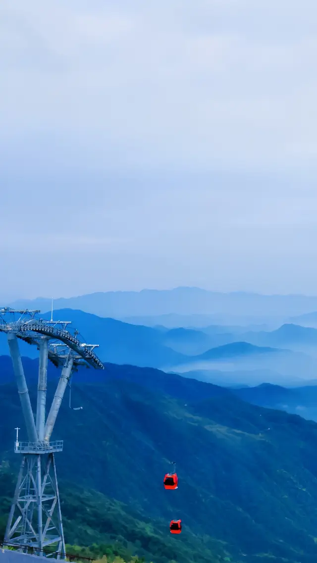 In the season when spring blossoms, I arrived at the earthly paradise of Gexian Village