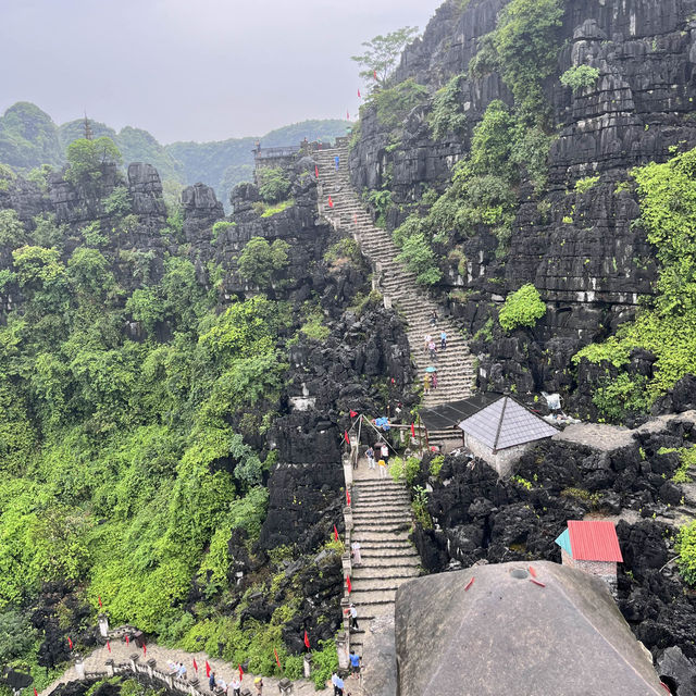 Hang Mua Cave must visit destination when you in Ninh Binh (Vietnam)