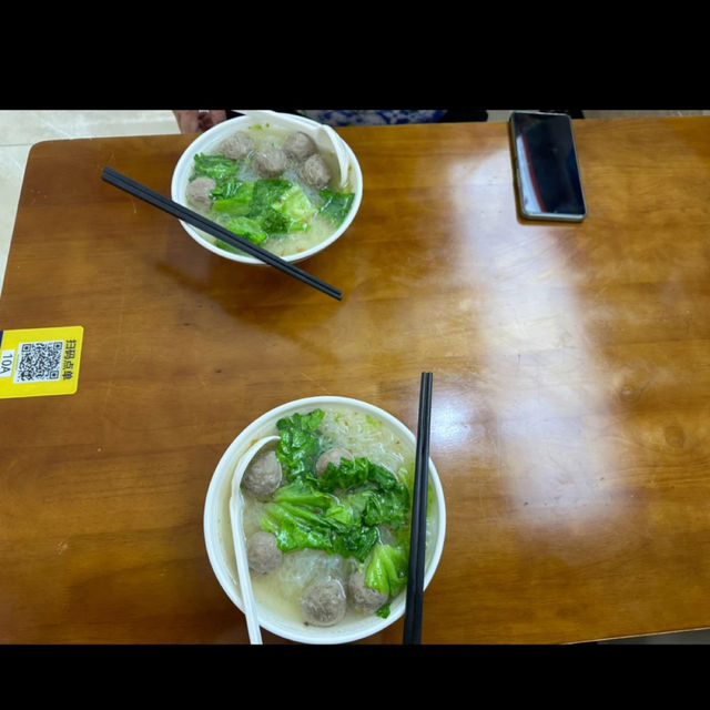 어느 시간에 가도 항상 손님이 있는 맛집 :)