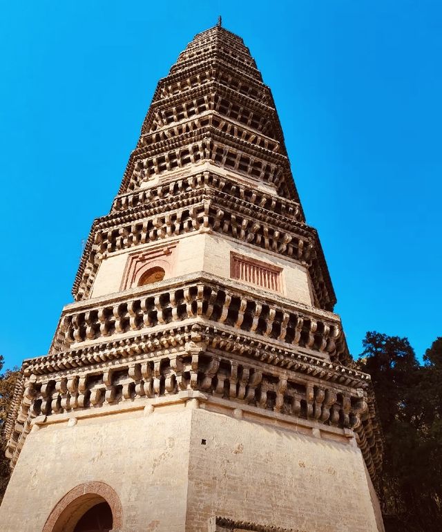 靈巖寺。