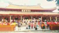 千年佛光照耀泉州：探索開元寺的歷史與傳說。