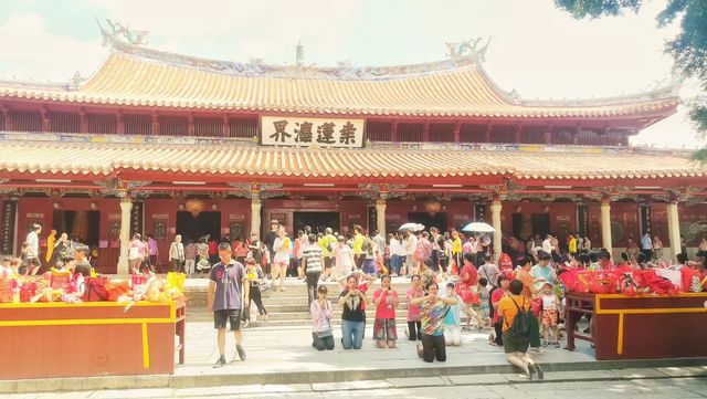 千年佛光照耀泉州：探索開元寺的歷史與傳說。