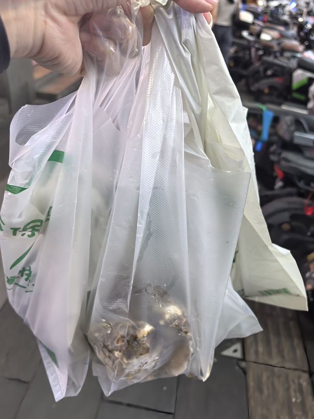 帶喜歡吃海鮮的朋友去南山蛇口，朋友驚呼…