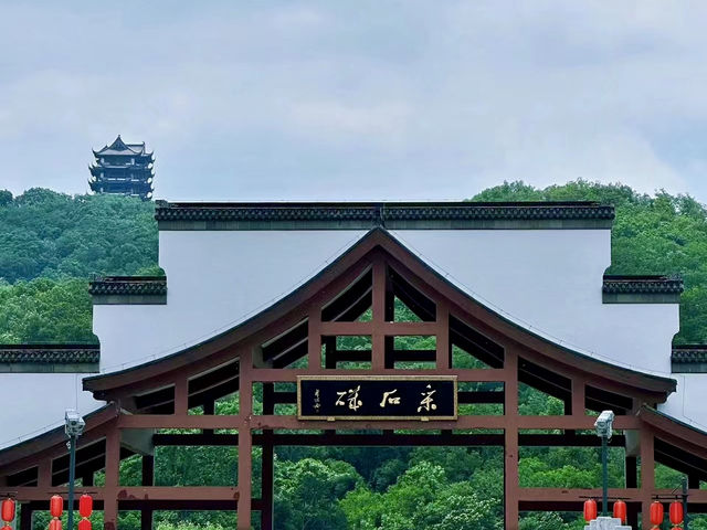採石磯：自然與人文交織的山海畫卷