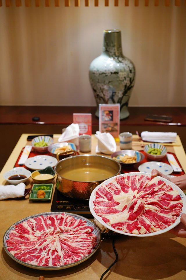 暖胃好時光在花園飯店裡實現了牛肉涮鍋自由。