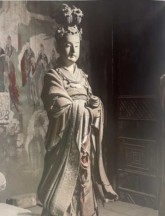 《汾陽太符觀彩塑》仙女下凡該是這般模樣 汾陽不止有名酒，不止有杏花，古代道觀中還藏着國色天香，花。