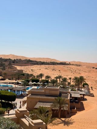 Day and night at the Anantara Desert Resort