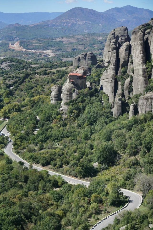 希臘邁泰奧拉山上的修道院