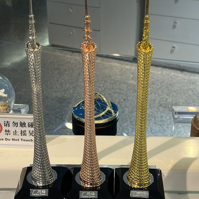 夜遊廣州塔啦😎😎