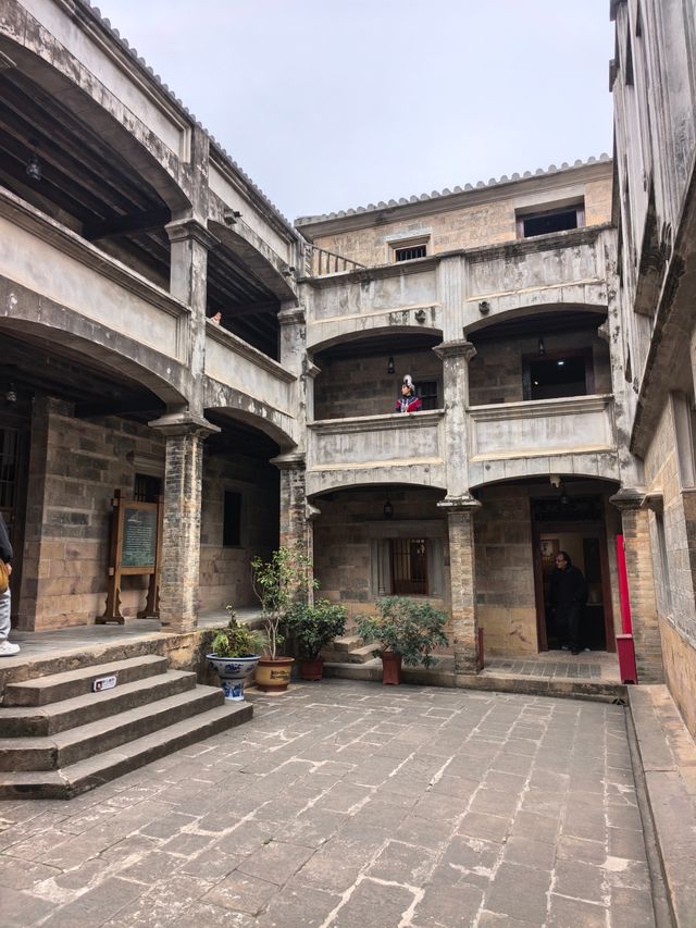 山頂上的理財局