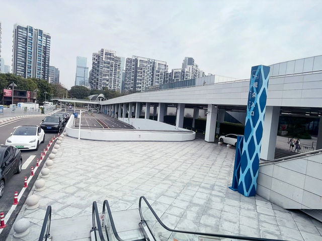 深圳南山區著名景點：深圳灣體育中心，適合拍照打卡、親子遊戲、觀光旅遊。  
