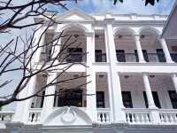 Liwan Museum: A Collection of Impressive Artifacts