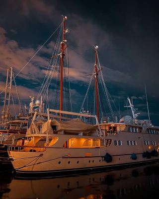Piraeus, Greece's "Cosmoport"—Where Global Shipping Meets Future Technologies