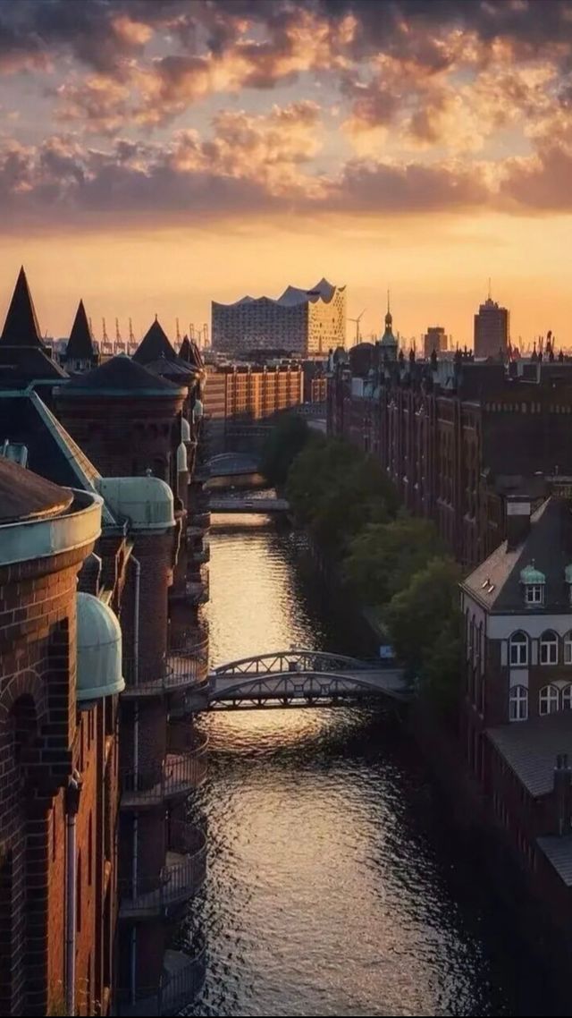 剛從德國漢堡旅行回來，迫不及待想和你們分享我的奇妙之旅