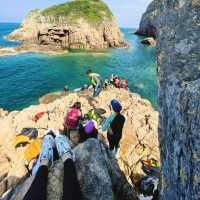 🌊【香港西貢｜火山岩間癡醉五小時！玻璃海裡癡住啲自由】