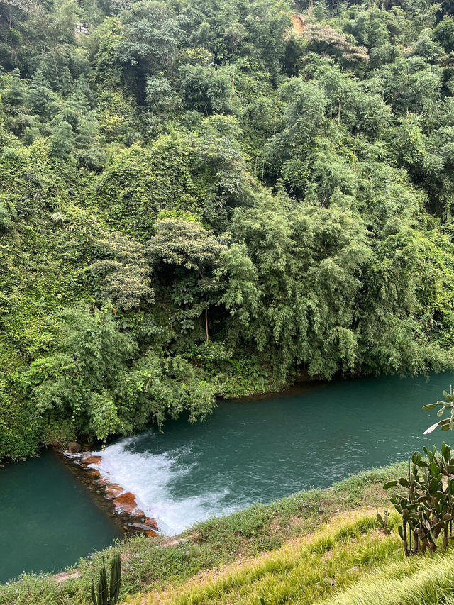 🌊古龍峽漂流真實體驗！尖叫全程爽到腿軟 下次還衝！