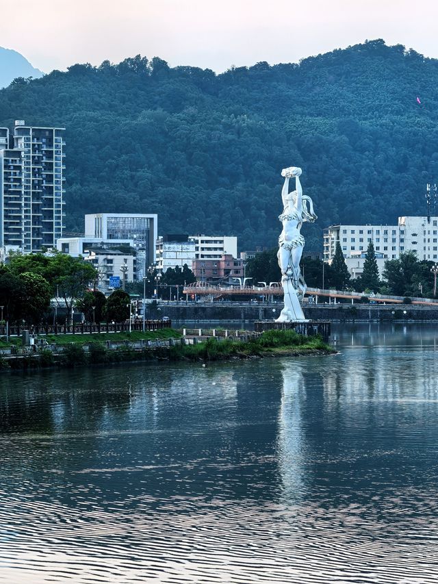 青衣江畔的慢時光，治癒了我的城市焦慮