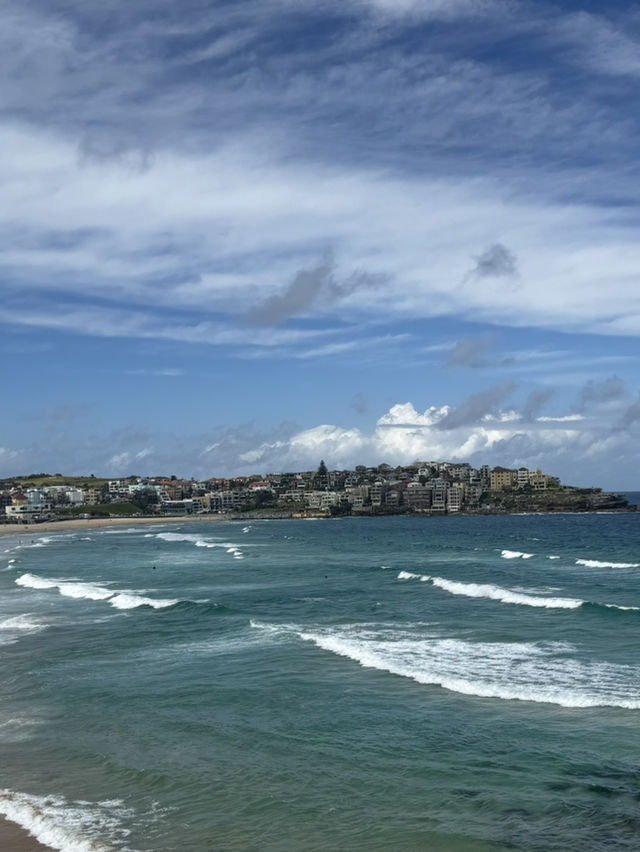 【邦迪海灘 Bondi Beach｜陽光與浪潮的自由畫布】