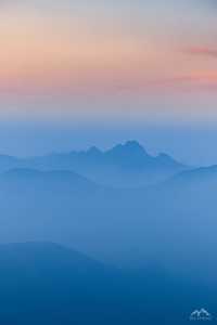 西寧的秋：一半金黃染高原，一半湛藍映山河