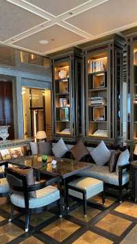 夜晚的南京麗思卡爾頓充滿寧靜與華麗