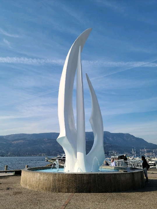 Kelowna City Park Travel Guide — Relaxation and Activities by Okanagan Lake
