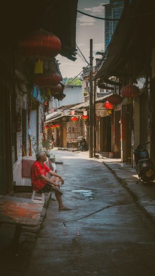 Stroll slowly through Luzhou old street
