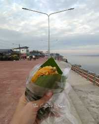 ตลาดริมโขง ดูของป่าจากฝั่งลาว ที่นครพนม 