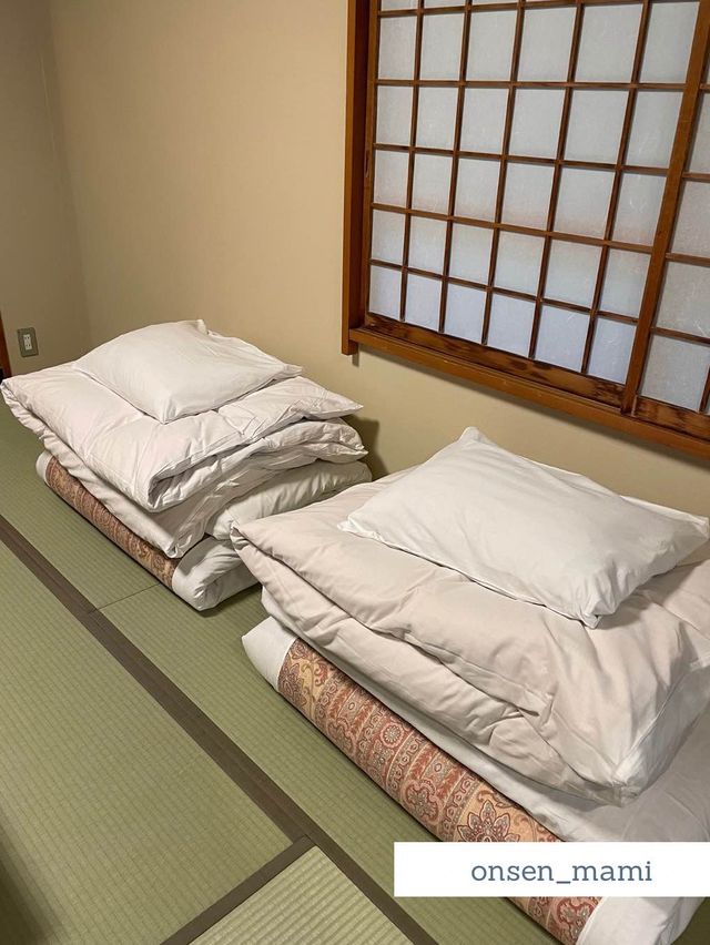 【群馬 万座温泉】乳白色の源泉かけ流しの湯に入れる♨️
