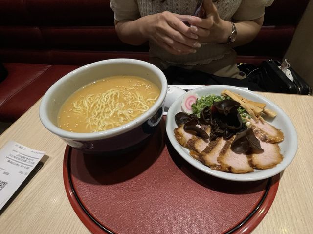 臺中西屯 日式拉麵 山頭火拉麵 大遠百台中店
