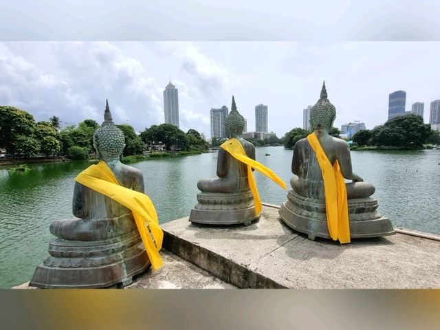 Seema Malakaya, Serene Temple on floating platforms 