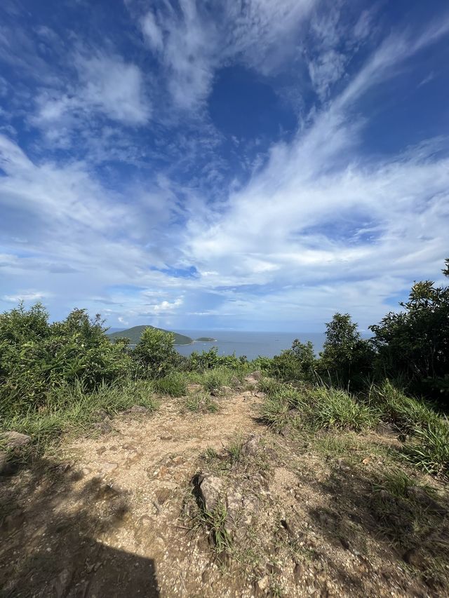 Summer Hiking to the beach (Big Wave Bay)