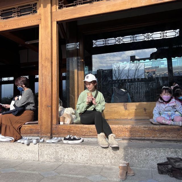 Hanok theme cafe near palace