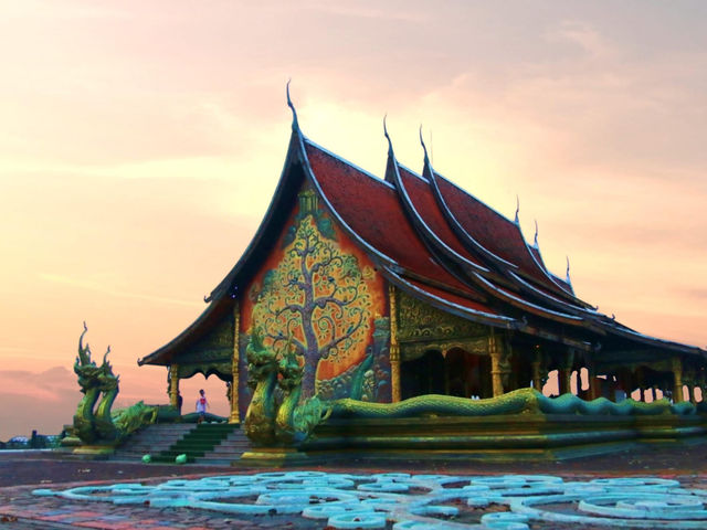 วัดสิรินธรวรารามภูพร้าว  วัดเรืองแสง  อุบลราชธานี
