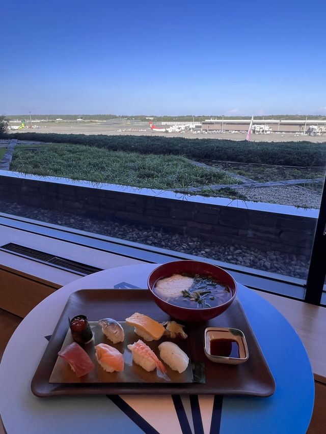 【成田空港】第二ターミナル　紙飛行機