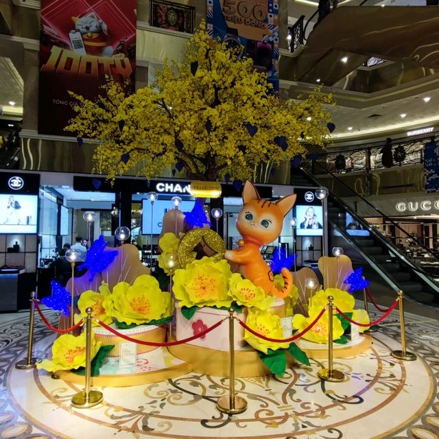 Luxury Shopping Mall in Hanoi