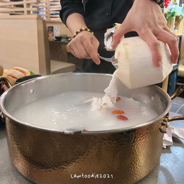九龍城新派椰子雞火鍋