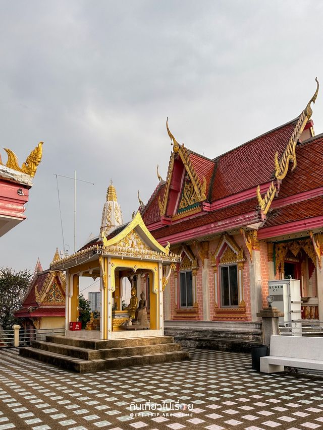 เดินถ่ายรูปที่เกาะลอย ศรีราชา