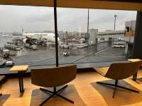 羽田空港第1ターミナル。保安検査場内の有料ラウンジ『Power Lounge North』