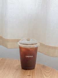 โฮมคาเฟ่มินิมอลกับกาแฟที่ไม่ธรรมดา
