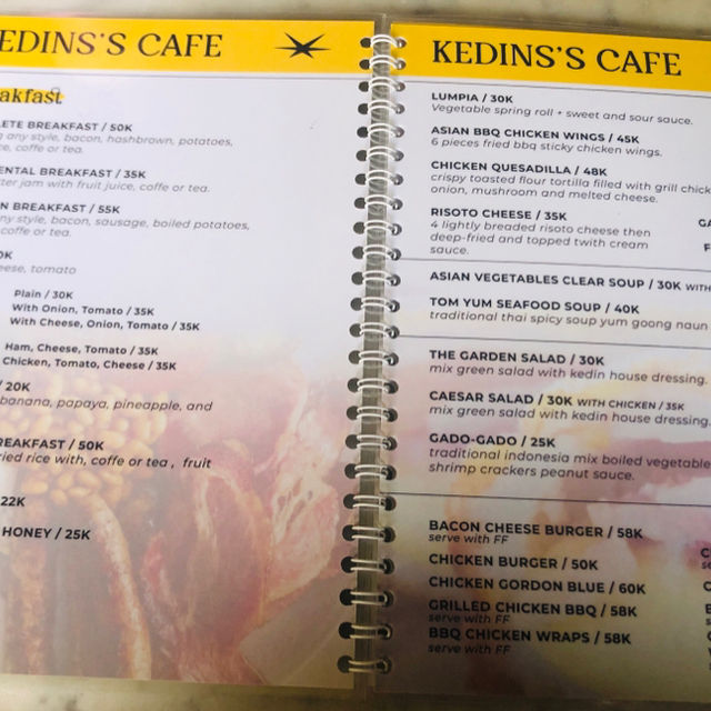庫塔市區，寧靜幽雅的餐廳，一杯現打橘子汁冰沙，只要美金1元：Kedin Cafe